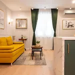 Neda Apartment *